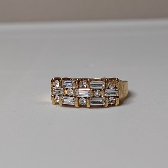 Gold Tone And Clear Stone Ring Size 7.75 - Picture 6 of 14